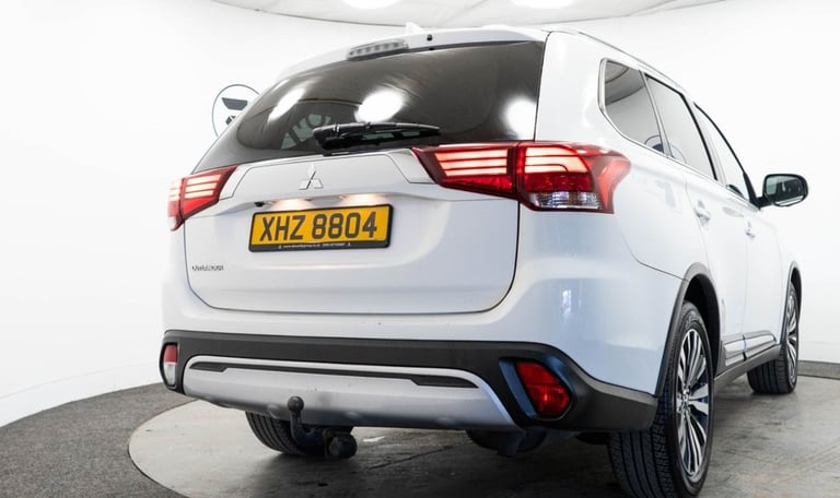 2020 MITSUBISHI OUTLANDER 2.0 MIVEC EXCEED SUV 5DR PETROL CVT 4WD EURO 6 (S/S) (