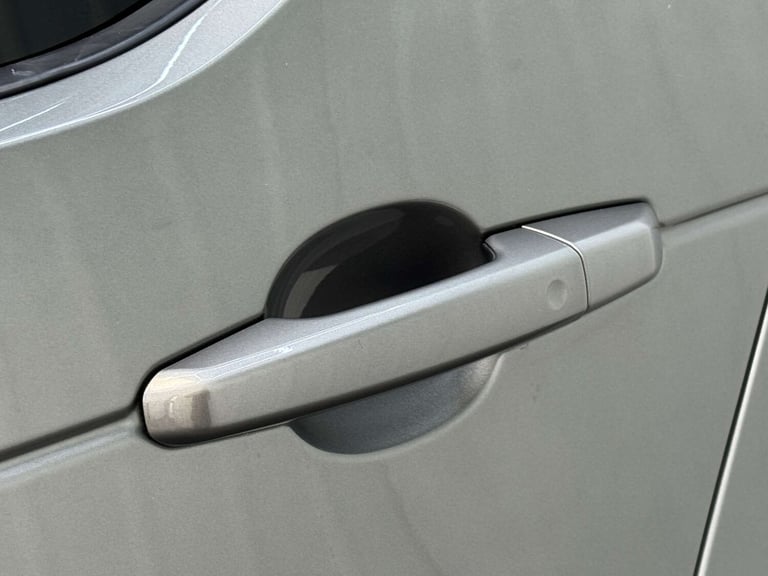 2017 Land Rover Discovery 3.0 Discovery Luxury HSE TD6 Auto 4WD 5dr SUV Diesel Automatic