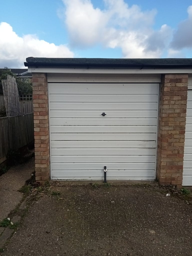 SECURE GARAGE TO RENT LET STORAGE IN CANTERBURY KENT 