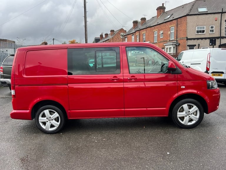 2014 Volkswagen Transporter 2.0 BiTDI T32 Highline Kombi 4dr Diesel Manual 4MOTION L1 H1 (214 g/k...