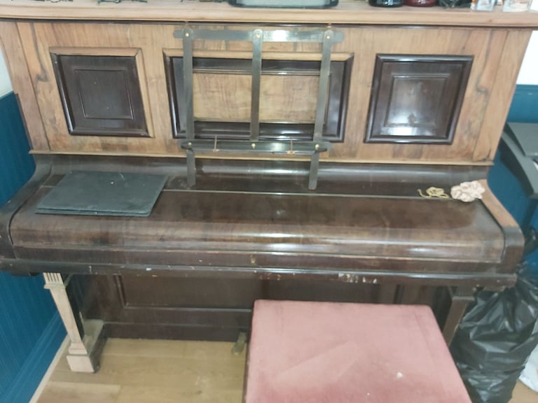 Piano & stool (free)