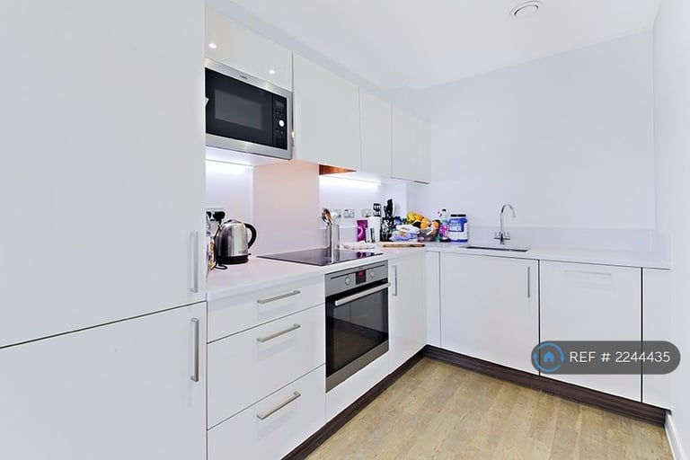 1 bedroom flat in Bramwell Way, London, E16 (1 bed) (#2244435)