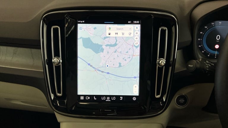 2024 Volvo XC40 Ultra, B3 Mild hybrid, Petrol, Bright (Blond Leather, Panoramic Sunroof) Estate P...