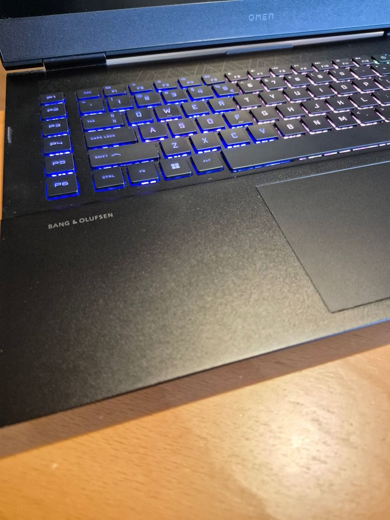 Gaming Laptop HP Omen 17" Intel i7-13700HX/RTX4060/16GB RAM/1TB SSD/Windows 11
