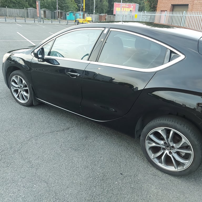 Citroen, DS4, Hatchback, 2013, Manual, 1560 (cc), 5 doors