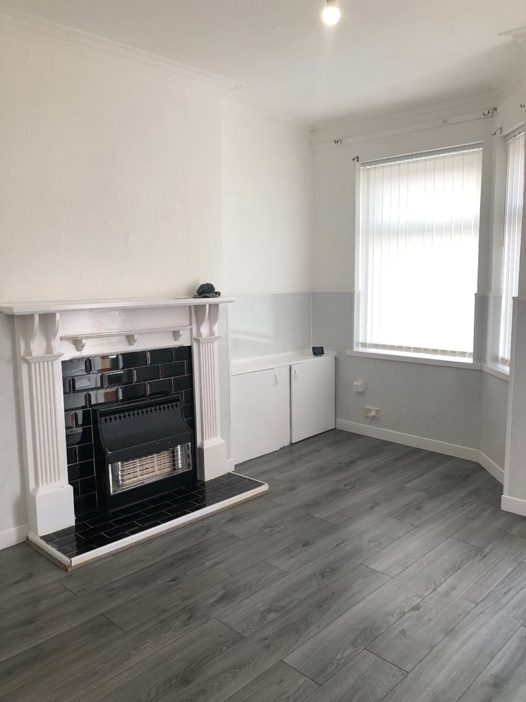 2 bed house Buckley Road to rent M18 7GJ