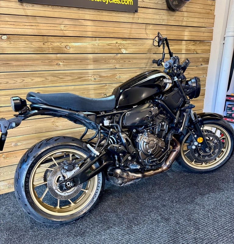 Yamaha XSR 700 / 2022 (72) model / just 7472 miles.