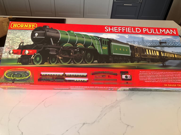 Hornby Sheffield Pullman Train Set