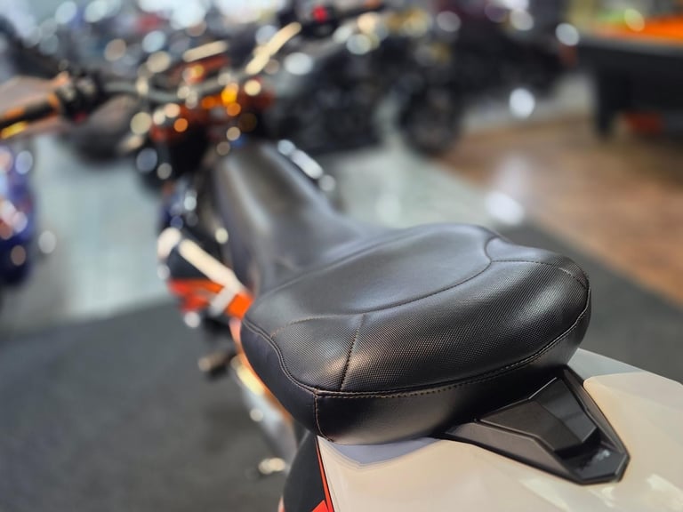 2015 KTM 690 SMC SUPER MOTO EXTRA'S 10,000 MILE'S 