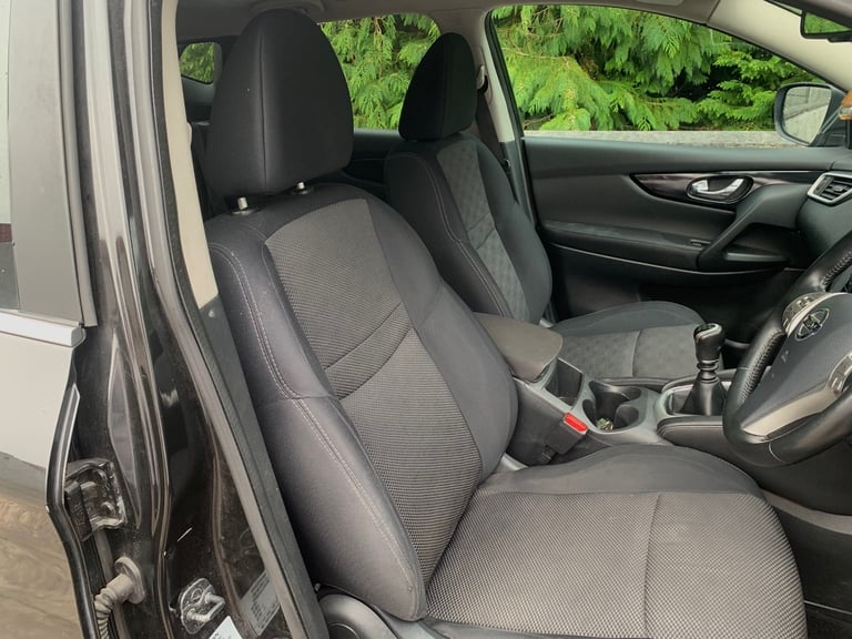 Nissan Qashqai **FULL YEARS MOT**