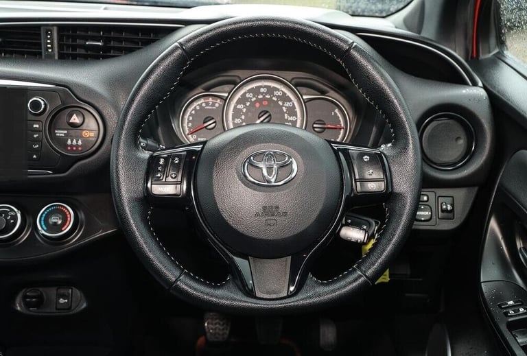 2016 Toyota Yaris 1.33 VVT-i Orange Edition 5dr HATCHBACK Petrol Manual