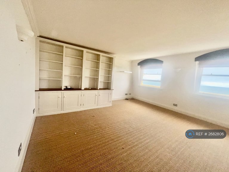 3 bedroom flat in Brunswick Terrace, Hove, BN3 (3 bed) (#2682806)