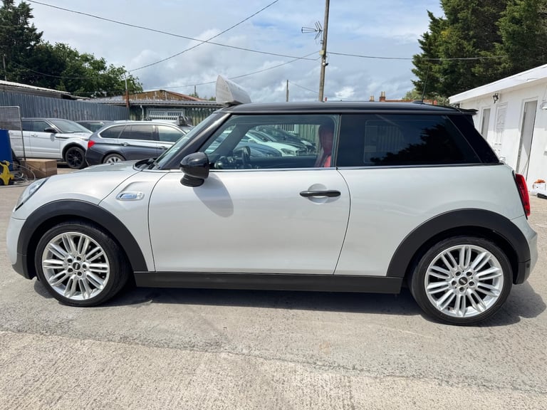 2014 MINI Cooper 2.0 PETROL AUTO Hatchback Petrol Semi Automatic