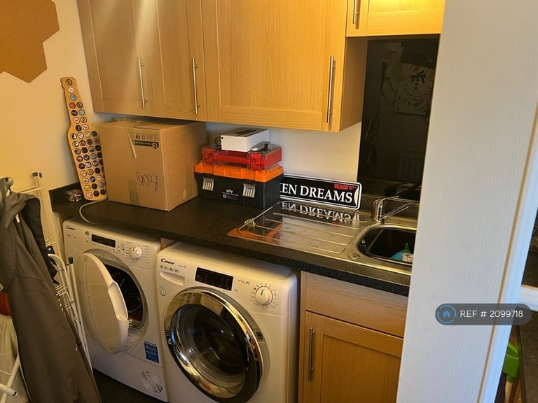 3 bedroom house in Keats Close, Newport Pagnell, MK16 (3 bed) (#2099718)