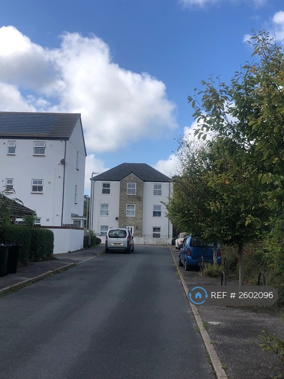 2 bedroom flat in Goodern Drive, Truro, TR1 (2 bed) (#2602096)