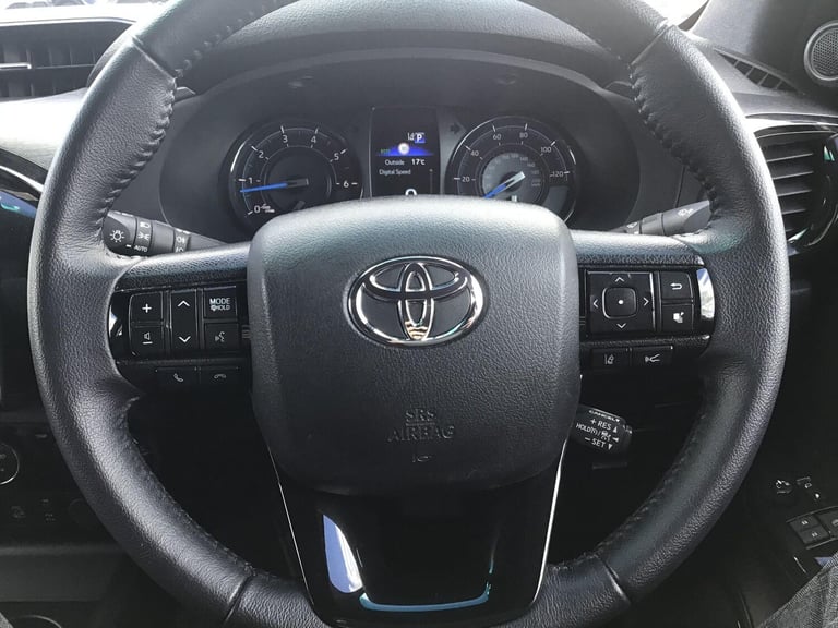 2024 Toyota Hilux 2.8 D-4D Invincible X Pickup Double Cab 4dr Diesel Auto 4WD Euro 6 (s/s) (2 PIC...