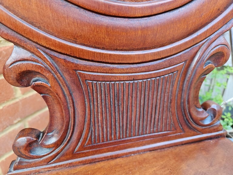 Antique 19th-century Mahogany Hall Chair (REFURBISHED)