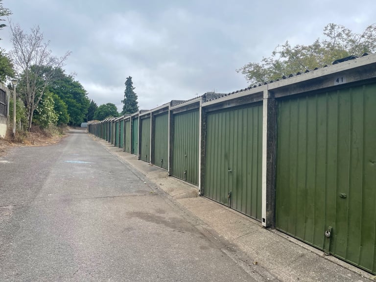 GARAGE TO RENT CHATHAM, SECURE GATED SITE. ME5 0DY