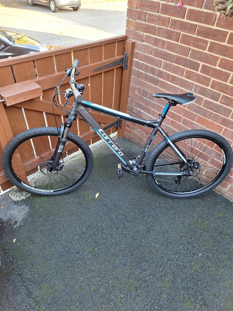 Carrera Vengeance mountain bike 27.5inch wheels 24 speed disc brakes IMMACULATE condition 