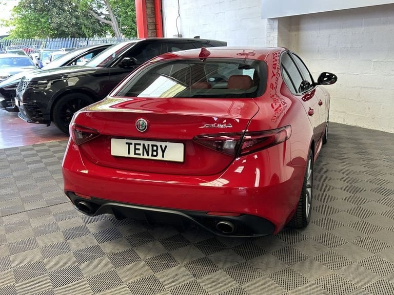 2018 Alfa Romeo Giulia 2.0T Veloce Saloon 4dr Petrol Auto Euro 6 (s/s) (280 ps) Saloon Petrol Aut...