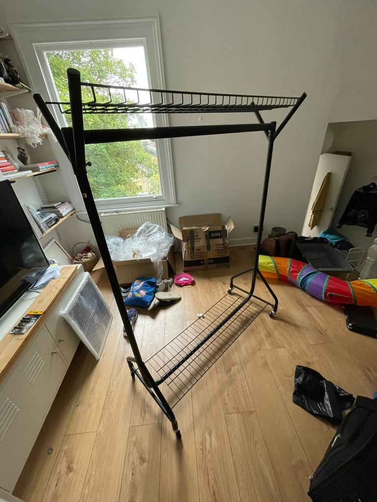 Clothes rail