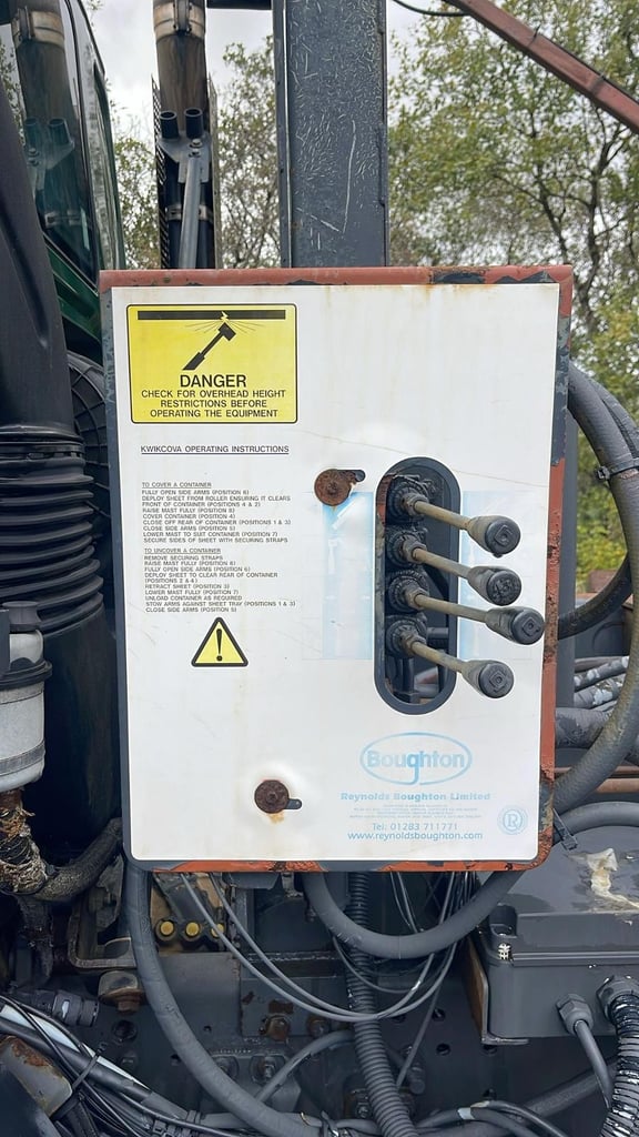  2010 (60) LEYLAND DAF CF 75.310 SKIP LOADER. 6X4. 26 TON GVW. BOUGHTON GEAR