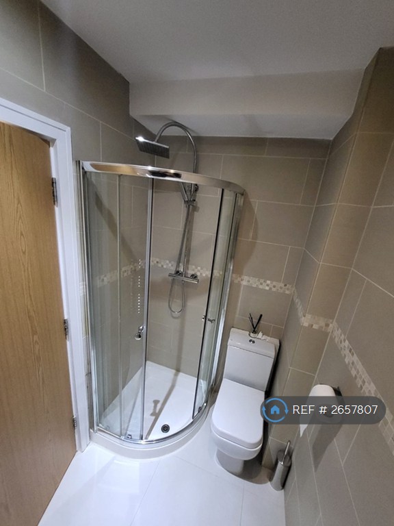 3 bedroom flat in Fortess Road, London, NW5 (3 bed) (#2657807)