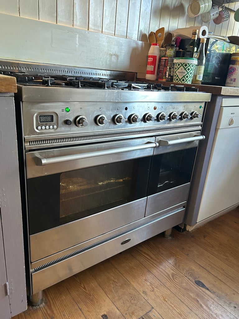 Britannia cooker & matching hood