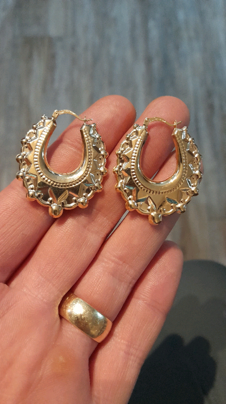 💥BRAND NEW💥 9ct gold large creole earrings £155