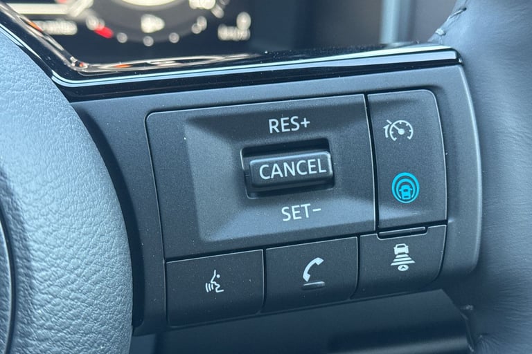 2025 Nissan Qashqai 1.3 DiG-T MH Tekna 5dr Hatchback Petrol Manual