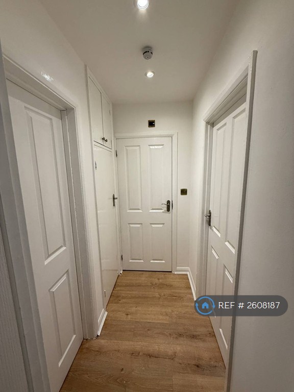 2 bedroom flat in Argyle Road, London, W13 (2 bed) (#2608187)
