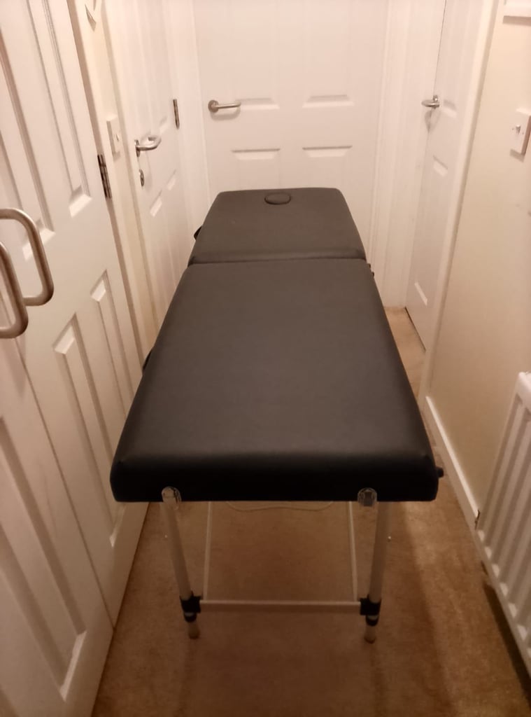 image for Massage table