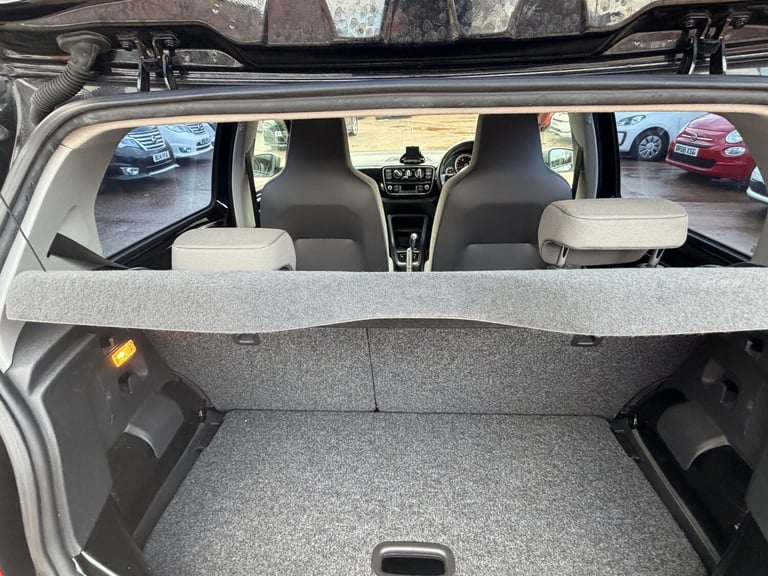 2015 Volkswagen CROSS UP! 1.0  hatchback  Petrol Automatic