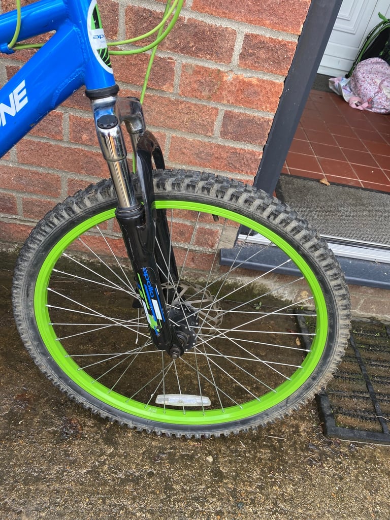 Boys bike Apollo interzone 24 inch wheel 
