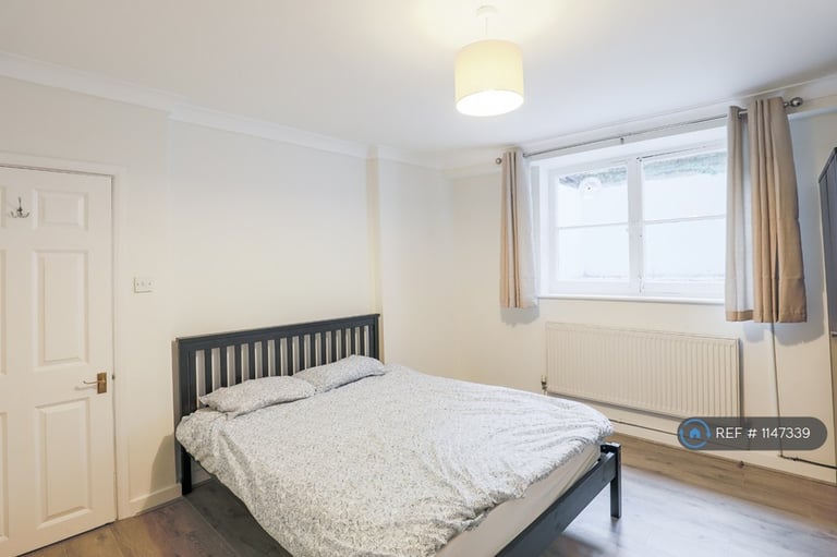 2 bedroom flat in Norwood Road, London, SE24 (2 bed) (#1147339)