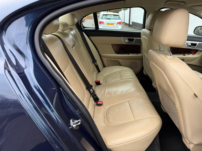 2013 Jaguar XF 2.2d Luxury Auto Euro 5 (s/s) 4dr SALOON Diesel Automatic