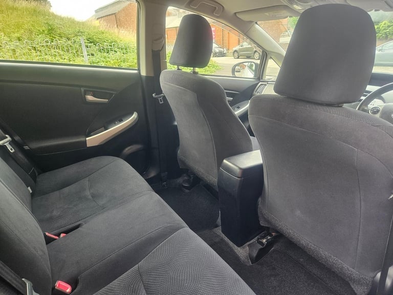 Toyota Prius 1.8 hybrid fully serviced including new batteries fitted 