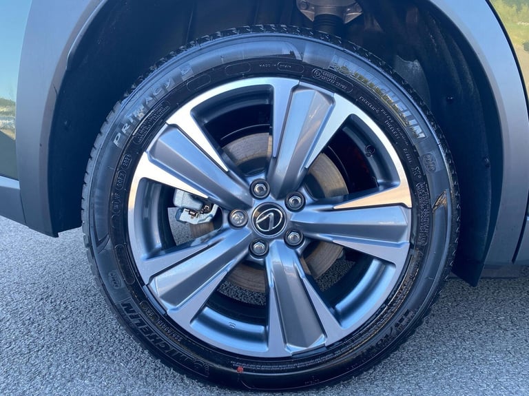 2025 Lexus UX 300e 150kW 72.8 kWh Premium Plus 5dr E-CVT SUV Electric Automatic