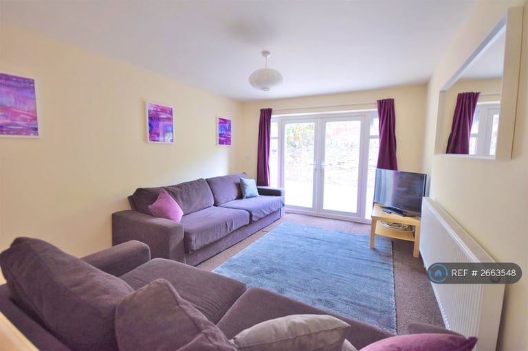 9 bedroom house in Russell Street, Cardiff, CF24 (9 bed) (#2663548)