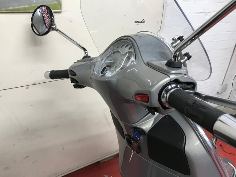 Piaggio Vespa GTS 300i