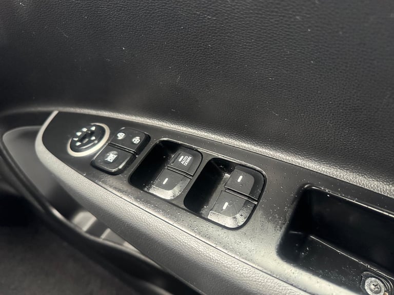 Hyundai i10 Play 1.0 Euro 6 5dr 2019 (69) Only 47K Ideal 1st Car