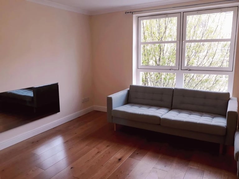 Flat to rent in Blandfield, McDonald Road