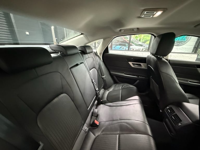 2017 Jaguar XF 2.0d Prestige 4dr Auto SALOON DIESEL Automatic