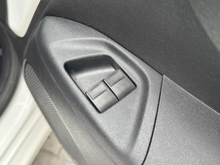 2018 Peugeot 108 1.0 Active 2 Tronic Euro 6 5dr HATCHBACK Petrol Automatic