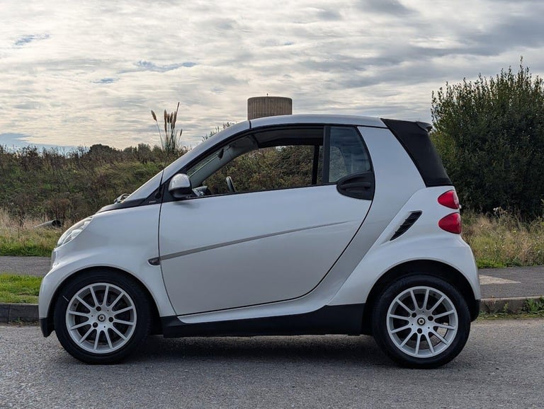 2010 smart fortwo 1.0 MHD Passion Cabriolet SoftTouch Euro 5 (s/s) 2dr CONVERTIBLE Petrol Automatic