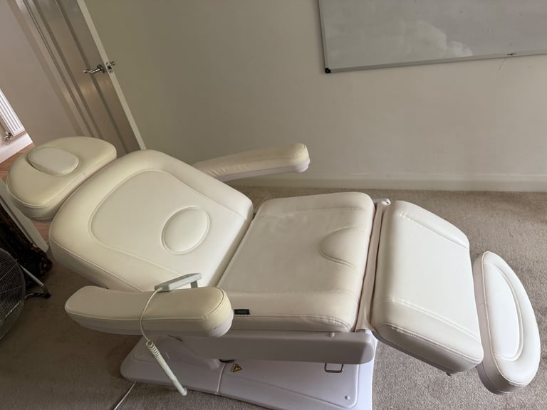 Massage bed 