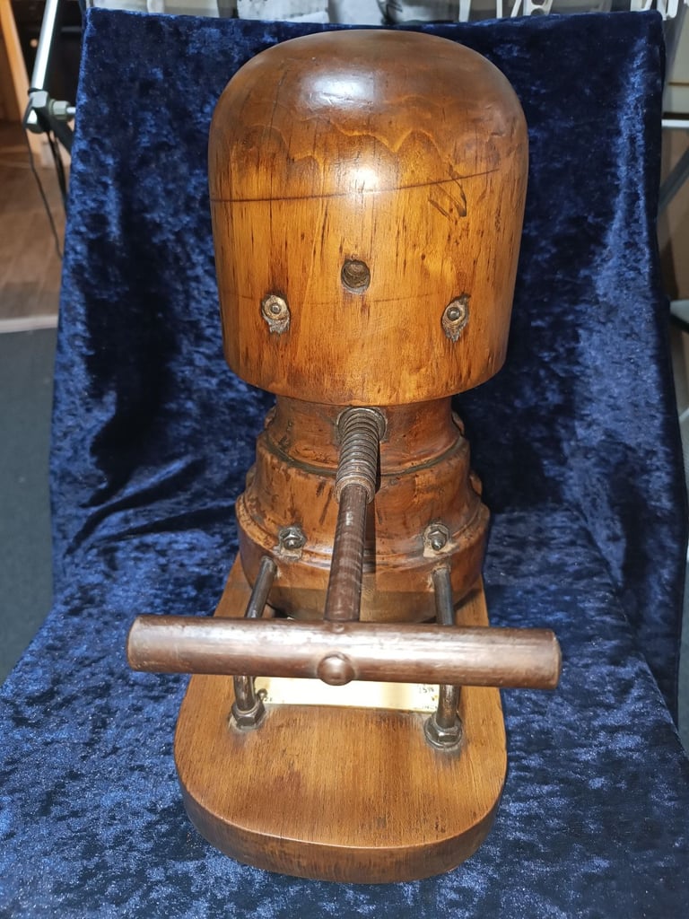 Antique milliners stretcher 