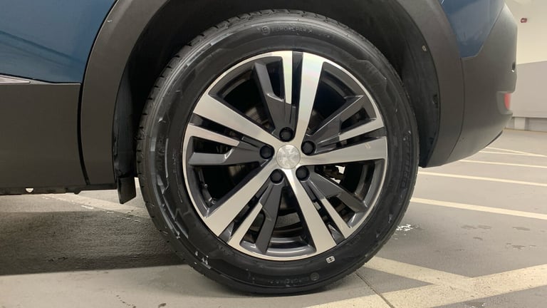 2022 Peugeot 5008 1.2 PureTech Allure Premium SUV 5dr Petrol EAT Euro 6 (s/s) (130 ps) SUV Petrol...