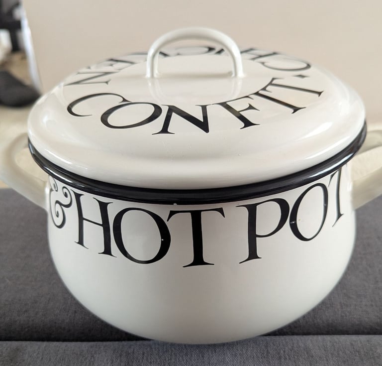 image for Emma Bridgewater Black Toast Medium enamel cooking pot 