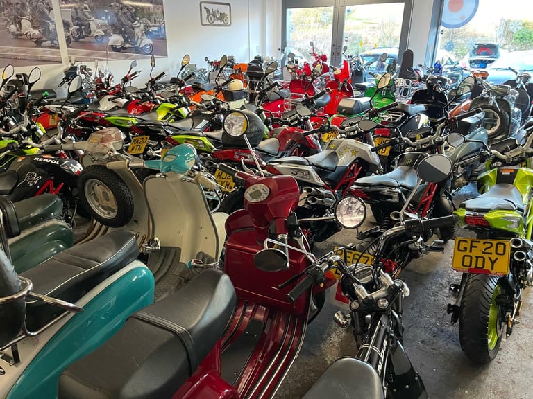 LAMBRETTA SCOMADI LML VESPAS ROYAL ALLOYS